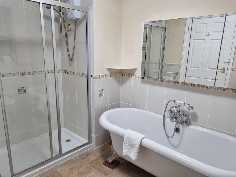 Spacious Detached Home With Beautiful Seaviews, Sleeps 6 Trimingham Kültér fotó